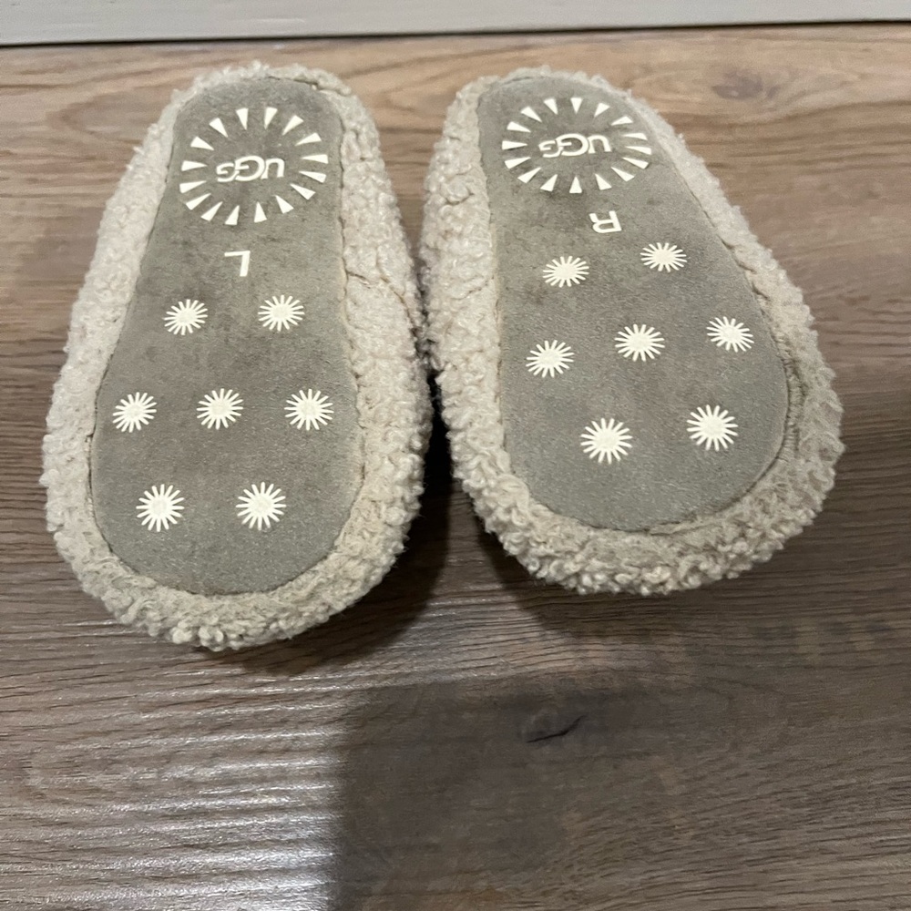 UGG Natural Curly Bixbee Bootie - Picture 4 of 4